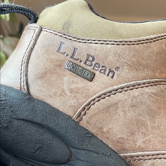 L.L. Bean Hiking Boots (classic! 🤩) - Picture 5 of 9